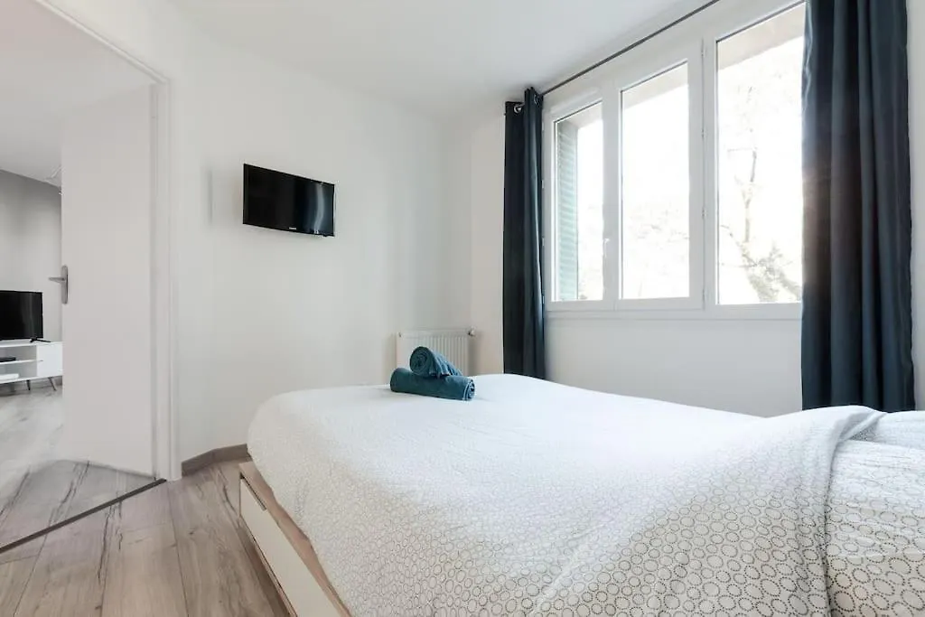 L'Aigle, Bel Appartement Proche Centre Et Parking Grenoble 0*,  France